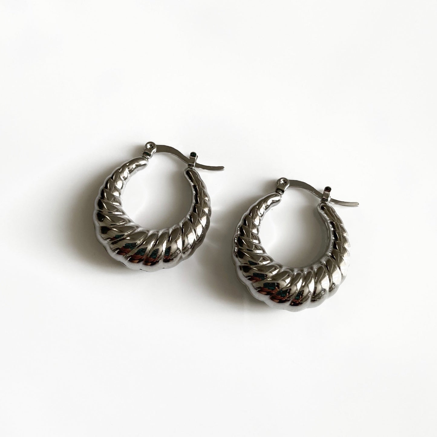 Diera Luxe Silver Hoops