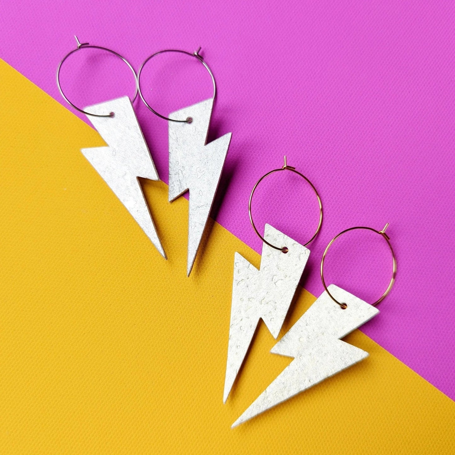 Metallic gold cork lightning bolt hoop earrings